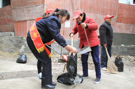 社区开展学雷锋志愿服务活动，弘扬雷锋精神